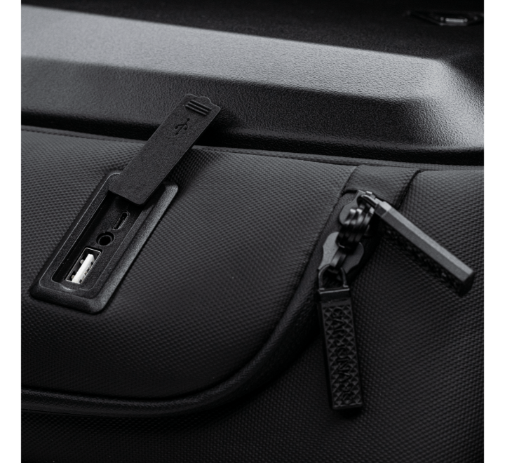CARBONADO GT3 Midnight Black Hard Shell Backpack (28 LTRS.) - Image 8